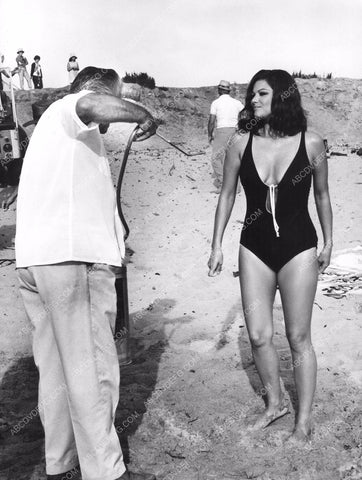 Claudia Cardinale getting watered down behind the scenes 8b20-6474