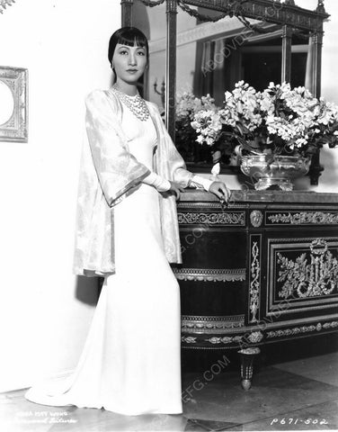 Anna May Wong full length fashion portrait 8b20-6577