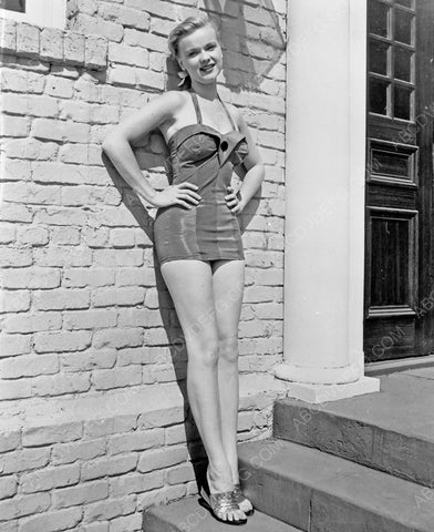 beautiful Anne Francis in swimsuit getting some sunshine 8b20-6637