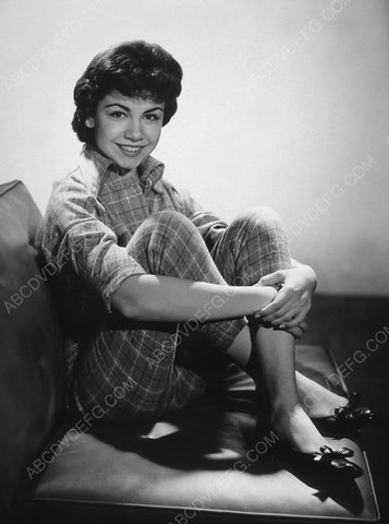 Annette Funicello seated portrait 8b20-6777