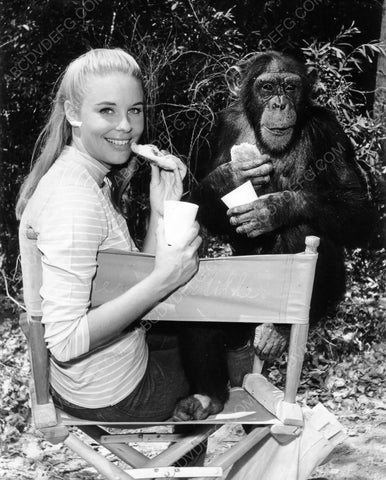 Cheryl Miller and a monkey enjoy lunch behind the scenes 8b20-7077