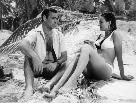 Sean Connery and sexy Claudine Auger James Bond film Dr. No 8b20-7091