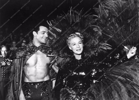 Cornel Wilde Betty Hutton film The Greatest Show on Earth 8b20-7108