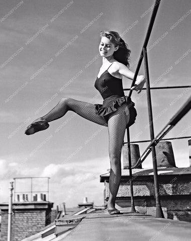 Brigitte Bardot ballerina in fishnets dance rehearsel on the roof 8b20-7183