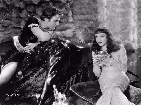 Claudette Colbert film scene Cleopatra 8b20-7756