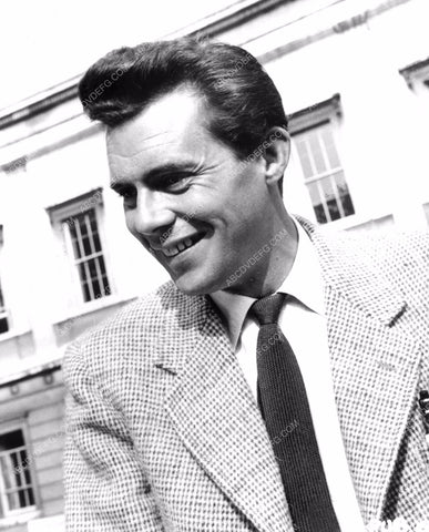 handsome Dirk Bogarde outdoors pic 8b20-7857