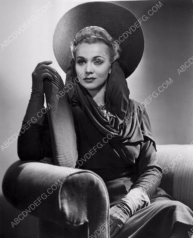 beautiful Carole Landis fashion portrait 8b20-7889