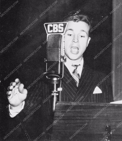 Dick Powell CBS radio broadcast 8b20-8192