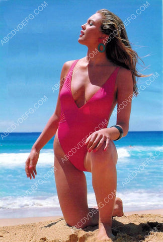 gorgeous Diane Lane in swimsuit on the beach 8b20-8274