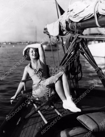 Clara Bow takes a boat ride 8b20-8313