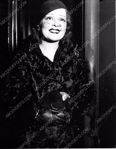 candid Clara Bow out for evening 8b20-8344