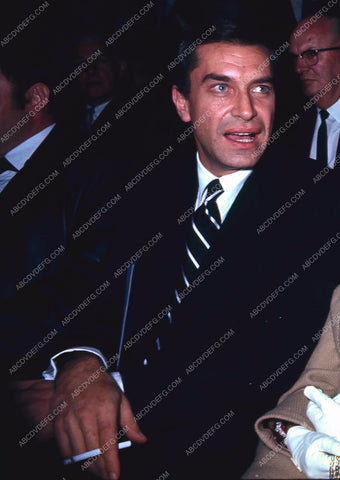 Martin Landau out with the family 8b20-8525