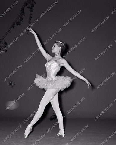 Brigitte Bardot in ballerina outfit 8b20-8633