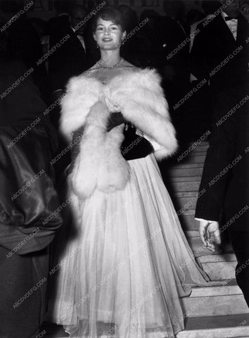 Brigitte Bardot in white fur 8b20-8634