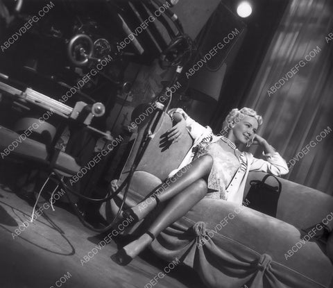 candid Betty Grable behind the scenes 8b20-8915