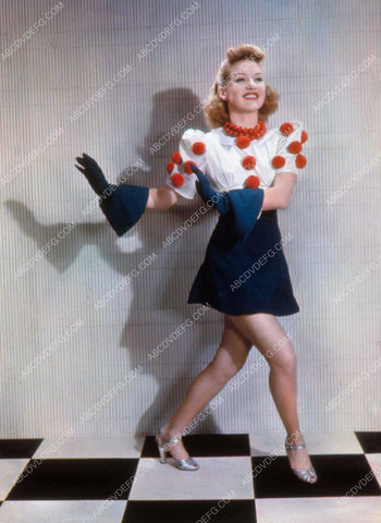 Betty Grable doing a dance number 8b20-8941
