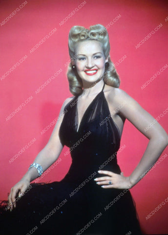 Betty Grable portrait 8b20-8966