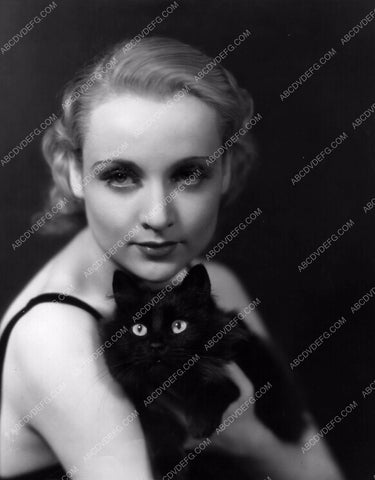 Carole Lombard and her cat portrait 8b20-9153