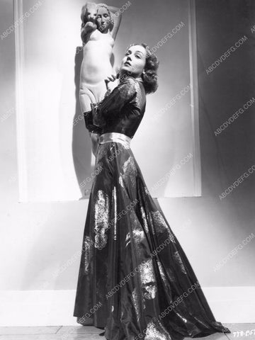 beautiful Carole Lombard in new dress 8b20-9206