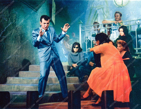 Bobby Darin performs for the cool cats 8b20-9318