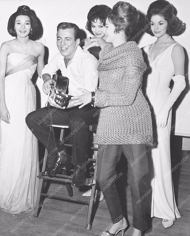 Bobby Darin & guitar surrounded by the babes 8b20-9343
