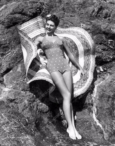 beautiful Cyd Charise sunbathing on a giant sun hat 8b20-9430