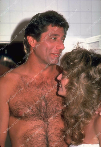 Joe Namath has Farrah Fawcett in his dressing room 8b20-9603