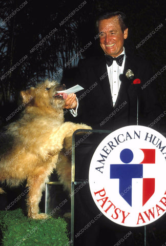 dog gives Bob Barker PATSY Award from American Humane Society 8b20-9689