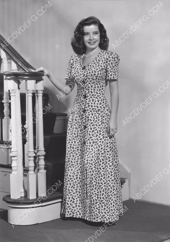 Gloria DeHaven fashion portrait 8b20-9724