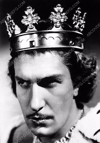 Vincent Price wearing the crown film Tower of London 8b20-9820