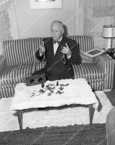 news photo custodian of Harry Houdini's magic escape props harhou-01