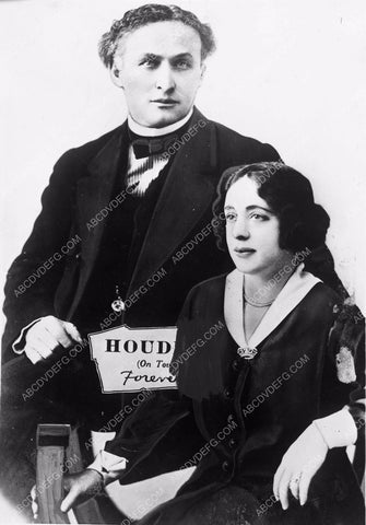 great portrait Harry Houdini and wife harhou-08