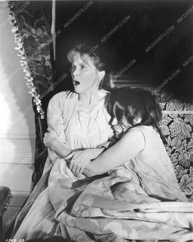 Julie Harris Claire Bloom classic horror film The Haunting haunt-14