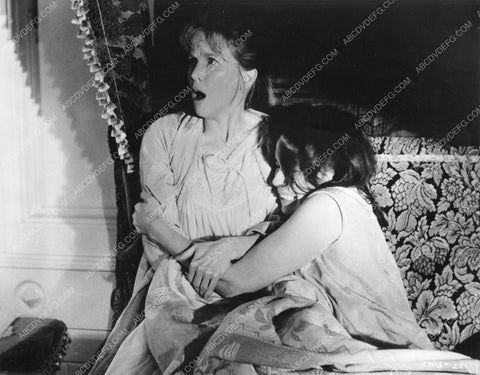 Julie Harris Claire Bloom classic horror film The Haunting haunt-34