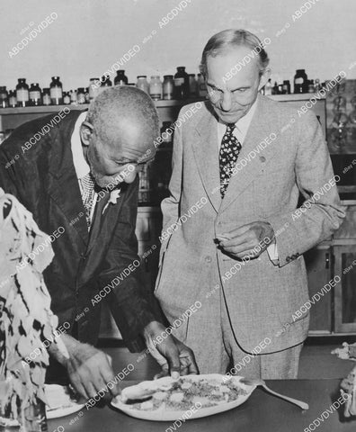 crp-00017 July 22 1942 George Washington Carver Henry Ford donates new research lab for food crp-00017