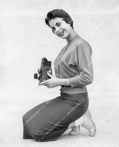 crp-00041 1956 news photo 17 yo Bonnie Lee Zornow of John Muir High School Miss Shutterbug of 1956 crp-00041