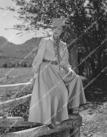 crp-00082 Ranch Beauty Barbara Britton film Gunfighters crp-00082