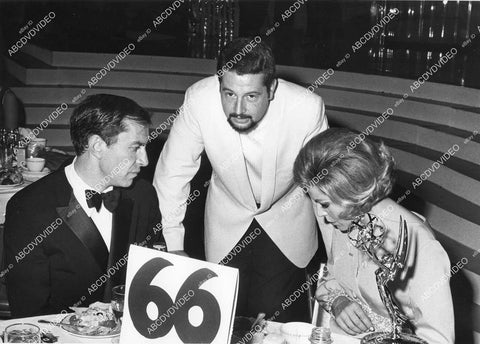 crp-01003 Martin Landau & Barbara Bain at TV Emmy Awards w their statue crp-01003