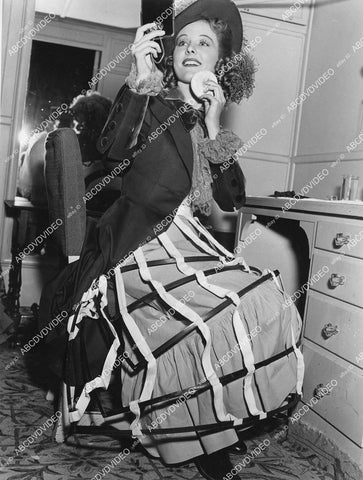 crp-01035 1939 Florence Rice in her makeup dressing room in her hoop skirt film Stand Up and Fight crp-01035