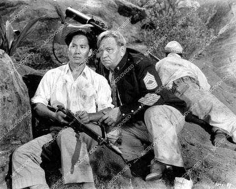crp-10385 1943 photo Wallace Beery, Keye Luke film Salute to the Marines crp-10385