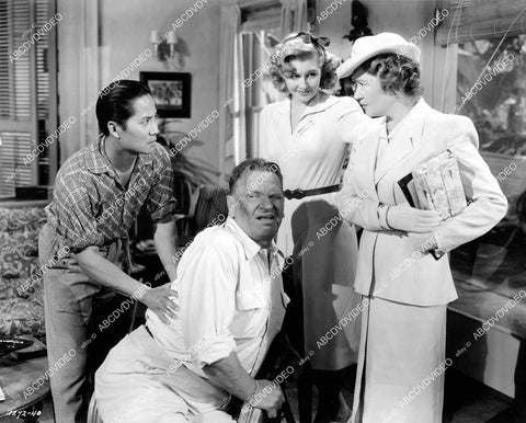 crp-10386 1943 photo Wallace Beery, Keye Luke, Marilyn Maxwell, Fay Bainter film Salute to the Marines crp-10386