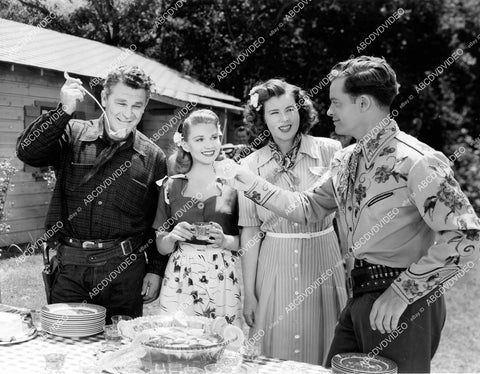 crp-10498 1944 Mary Treen, Big Boy Williams, Red River Dave, Jane Frazee film Swing in the Saddle crp-10498