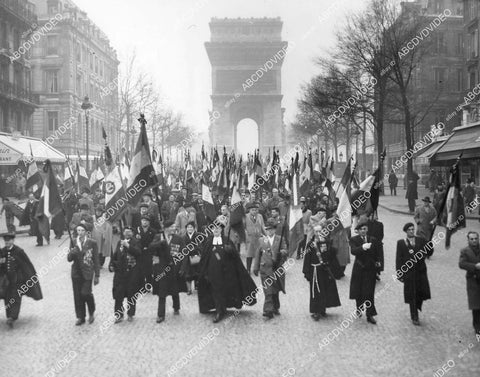 crp-01055 1950 Paris workers strike for better pensions crp-01055