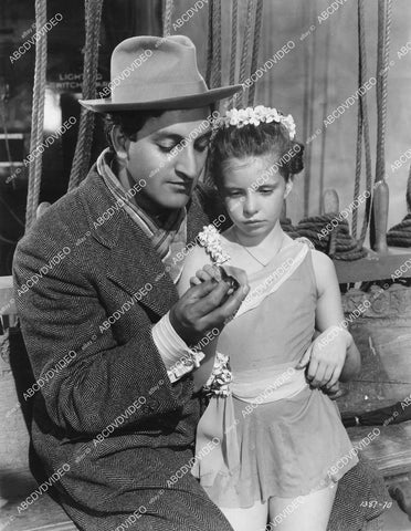 crp-10690 1947 Margaret O'Brien, Danny Thomas film The Unfinished Dance crp-10690