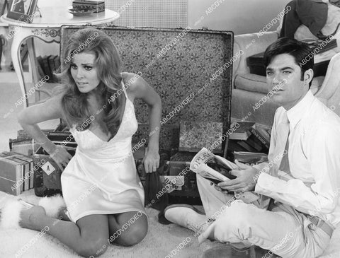 crp-10864 1970 phot Raquel Welch, Rex Reed film Myra Breckinridge crp-10864