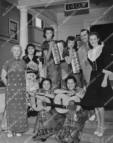crp-01094 1940's unknown musicians w guitars and accordions crp-01094