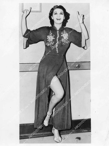 crp-01106 1938 America's #1 Jitterbug dancer Hazel Ginger Harman strikes a pose crp-01106