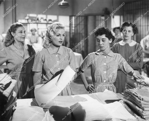 crp-11154 1953 Cleo Moore & the girls working in prison laundry film One Girl's Confession crp-11154