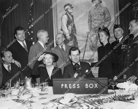 crp-11523 1950 news photo Col Archibald Roosevelt, Lowell Thomas, boxer Gene Tunney, William Halsey, James Doolittle honor Teddy Roosevelt crp-11523