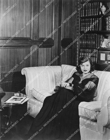 crp-11559 1937 opera singer Rosa Ponselle at home in her library crp-11559